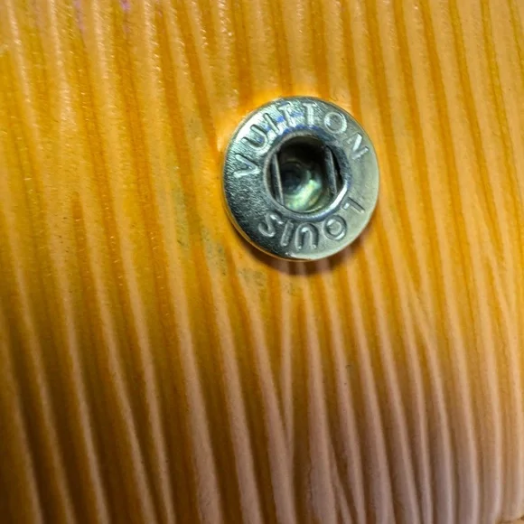 Louis Vuitton Orange Epi Leather Bifold Wallet – Vintage - Picture 6 of 13